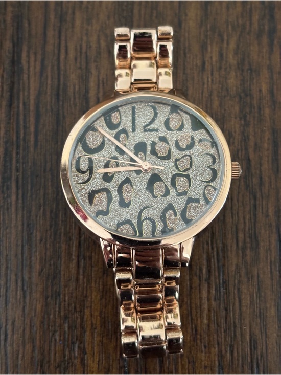 Geneva Accessories - Rose Gold Leopard-Print Women's Fashion Watch brand Geneva